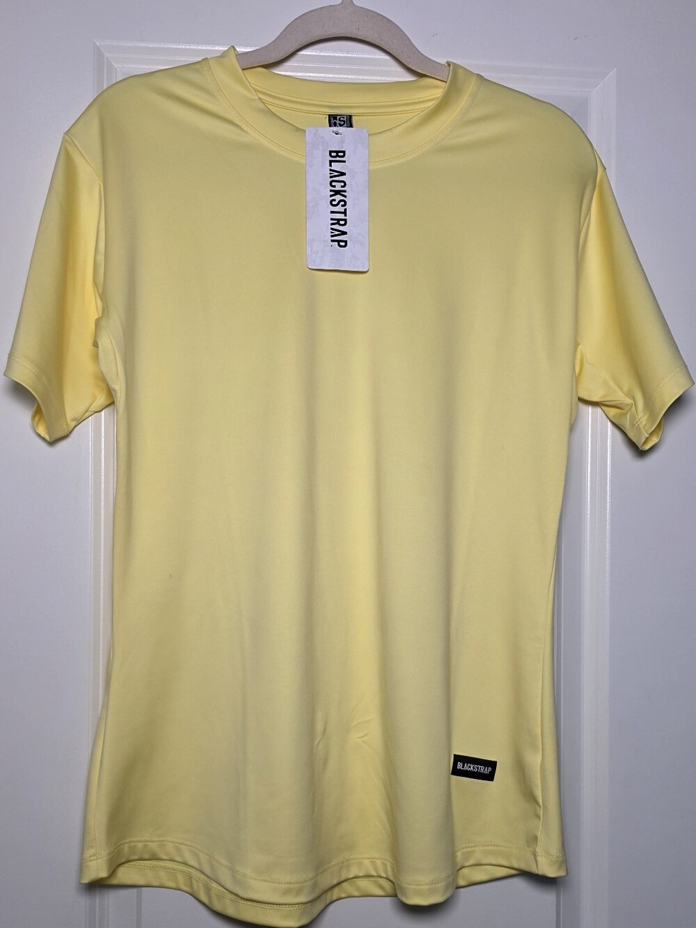 NWT BlackStrap Sun Shirt UPF 50+ Women's Medium Yellow  Outdoor Hiking Tee
